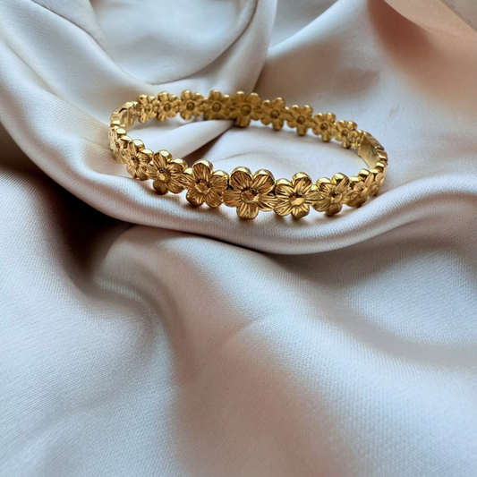 Flower bangle